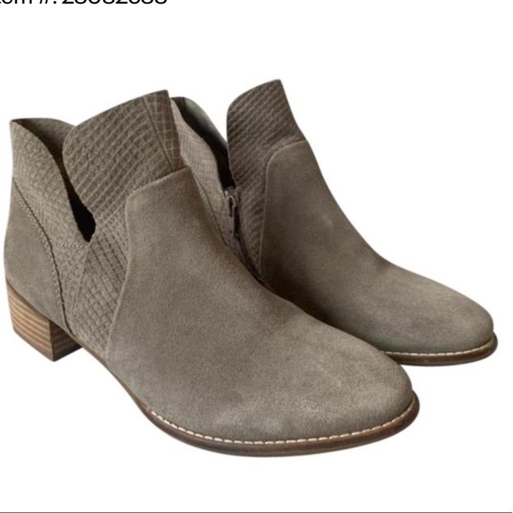 Seychelles Score Ankle Bootie Soft Gray Suede Zip Almond Toe Block Heel